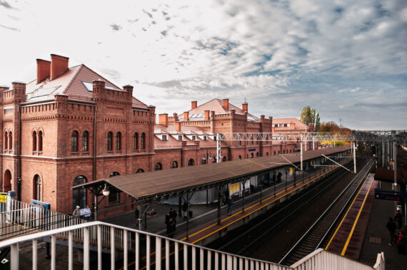 Skierniewice, Dworzec PKP